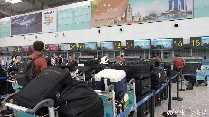 行李太多？中國(guó)國(guó)家橄欖球隊(duì)的官方回應(yīng)：56件設(shè)備的具體情況如下