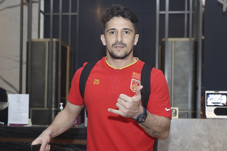 Luo Guofu：離開中國三年后 我仍然是中國公民 當我成為一個歸化的人時 我對金錢的看法不多