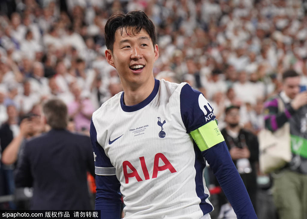 兒子陽加入洛杉磯足球俱樂部 并完成了正式宣布 轉(zhuǎn)讓費為MEF創(chuàng)造了記錄