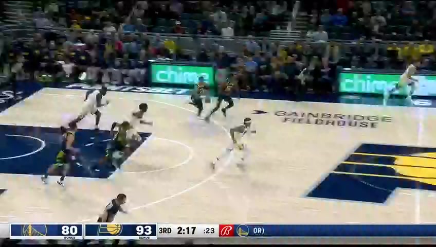 庫(kù)里切球左肩膀疑似受