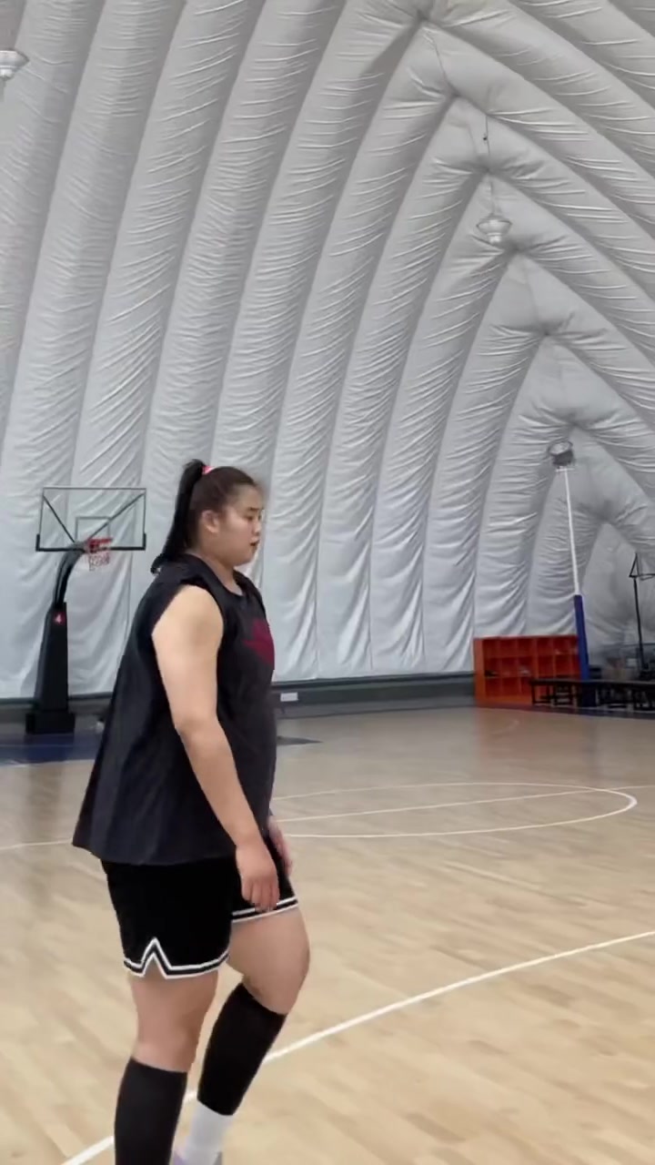 嚯，好魁梧！大寶貝劉禹彤