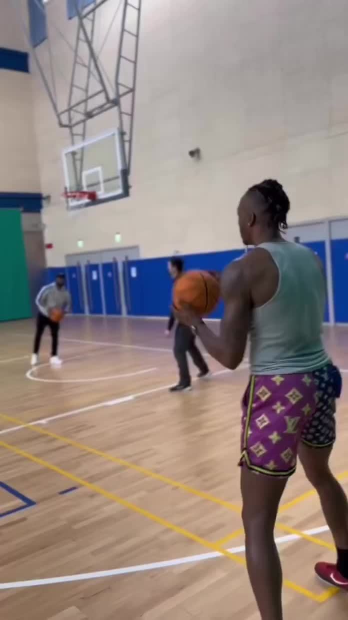 明天要復(fù)出！霍華德ins